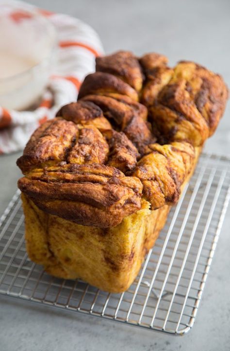 Pumpkin Pull Apart Bread recipe - by RecipeGirl.com Pull Apart Pumpkin Bread, Pumpkin Pull Apart Bread, Pumpkin Sourdough, Bread Pull Apart Recipes, Bread Sourdough, Biscuit Rolls, Recipe Girl, Pull Apart Bread, Fall Breakfast