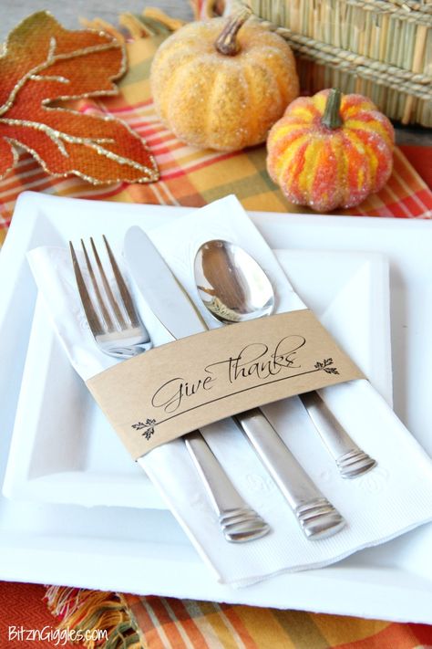 Printable Thanksgiving Napkin Holders - A simple and elegant way to dress up your table for Thanksgiving! Choose from six different designs or use them all! #bitzngiggles #tablescape #napkinholders #Thanksgiving #tabledecorations #tabledecor #DIY #printable Thanksgiving Napkin Holders, Turkey Napkins, Easter Napkins Rings, Thanksgiving Napkin Rings, Pottery Barn Style, Fall Napkins, Napkin Rings Diy, Food Cards, Editable Gift Tags