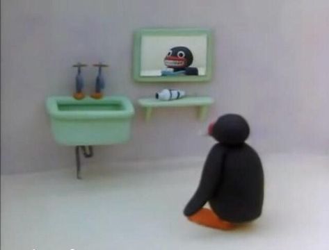 Pingu Memes, Pingu Pingu, Funny Profile Pictures, Meme Template, Cartoon Pics, Cute Cartoon Wallpapers, Photo Profil, Reaction Pictures, Cartoon Wallpaper