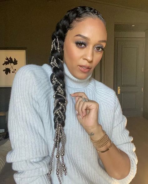 31 Christmas Hairstyles for Every Party on Your Calendar | Glamour Christmas Party Hairstyles, Tia Mowry, Braided Ponytail Hairstyles, Christmas Hairstyles, Girls Braids, Black Hair Care, Holiday Hairstyles, Sleek Hairstyles, Braided Ponytail