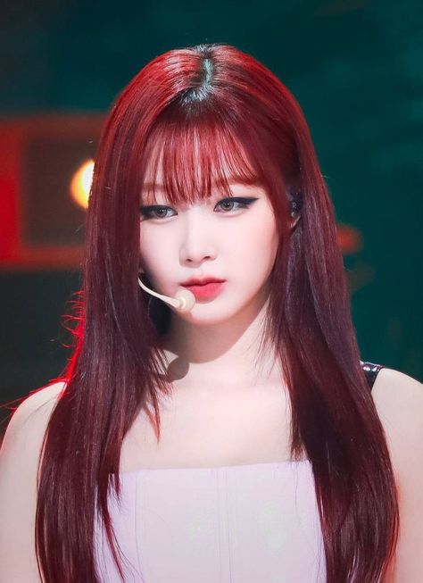 Red Hair Kpop Girl, Red Hair Kpop, Kpop Hair Color, Kpop Moments, Kpop Hair, Aespa Giselle, Giselle Aespa, Hair Icon, Beauty Pop