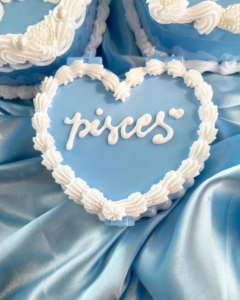 Cake Jewelry Box, Cake Jewelry, Y2k Heart, Pisces Birthday, Mini Jewelry, Custom Birthday Cakes, 26th Birthday, Heart Shaped Cakes, Cake Accessories