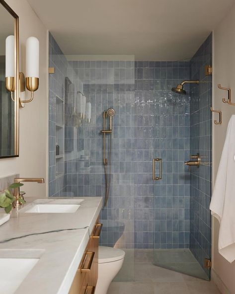 Top 10 Bathroom Trends for 2024 - Nikki's Plate Small Full Bathroom Tile Ideas, 3 Wall Shower Ideas, Beautiful Shower Tile, Master Bathrooms 2024, Tiled Showers Walk In, Bathroom Trends For 2024, 2024 Bathroom Trends, Full Tile Bathroom, Master Bathrooms 2024 Trends