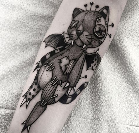 Guillotine Tattoo, Voodoo Doll Tattoo, Instagram Tattoos, Tattoo Machine Tattoo, Tattoo Ideas Unique, Beauty Tattoo, Doll Tattoo, Tattoo Aesthetic, Machine Tattoo