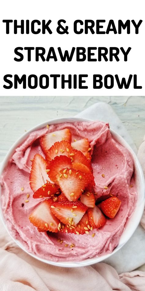 Protein Smoothie Bowl Recipe, Strawberry Smoothie Bowl Recipe, Smoothie Bowls Recipe Easy, Strawberry Blueberry Smoothie, Blueberry Smoothie Bowl, Strawberry Smoothie Bowl, Smoothie Bowl Recipe Healthy, Bowl Recipes Easy, Protein Smoothie Bowl