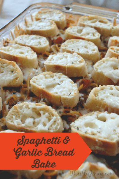 Spaghetti And Garlic Bread, Baked Meals, Yummy Casseroles, Garlic Bread, Classic American, One Pot Meals, Bread Baking, I Love Food, Casserole Recipes