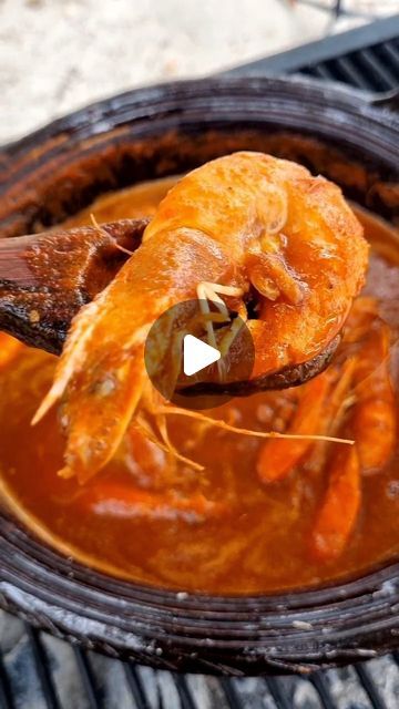 Daniel Oseguera on Instagram: "Camarones enchipotlados🦐🥵‼️

Si estás buscando una receta de para esta Cuaresma, fácil y deliciosa tienes que prepararte estos Camarones Enchipotlados.

Esta receta 100% Mexicana acaba de ser nombrada por Taste Atlas como la mejor receta de Mariscos del 2023 por encima de grandes platillos de todos el mundo.

Y realmente se lo merece en la primer mordida te vas a dar cuenta de porque se lo ganó.

Su origen está peleado por muchas regiones, pero sin duda es un clasico de cualquier buena marisqueria chilanga. La CDMX es probablemente por adopción la casa de esta receta y uno de los mejores lugares para incarle el diente.

🦐🥵Camarones Enchipotlados🥵🦐

500 gr camarones

1 lata de chipotles adobados

1 cda azucar

3/4 tza agua

1 diente de ajo para licuar

3 Blackstone Grill, Mexican Food Recipes, Tacos, On Instagram, Instagram