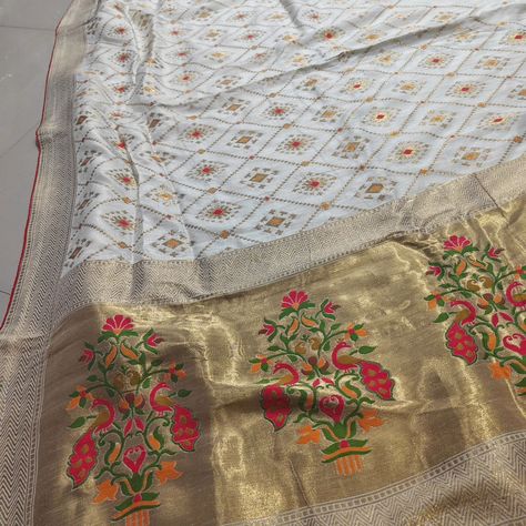 *SINGLE EXCLUSIVE READY TO SHIP* Munga silk saree with pethani style pallu and designer patola style weaving in body. Book fast Happy shopping #sareepage #patolasaree #pethanisaree #whitesaree #banarasisaree #sareestyle #fashionista #sareeatmanufacturerrate #kreativetheards #grabnow #sareeinfrisco #hyderabadfashionblogger Munga Silk Saree, White Saree, Silk Sari, Banarasi Sarees, Saree Styles, Blouse Piece, Silk Saree, Silk Sarees, Happy Shopping