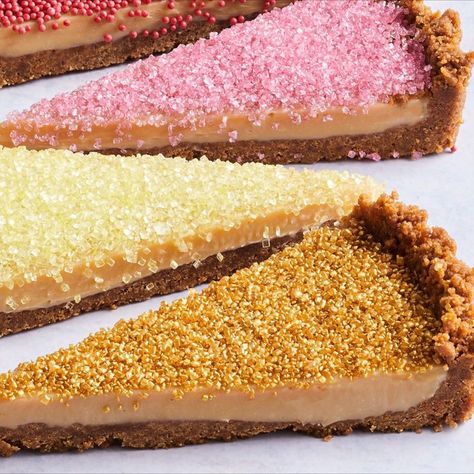 Wow your guests with the wheel of sprinkles on this kaleidoscopic Caramilk ganache. This show stopper only only 20 minutes to prep and doesn't require any baking. Sweet Pie, Pies & Tarts, Sweet Tarts, Tart Recipes, Vanilla Cake, Sprinkles, Tart, Cheesecake, Pie