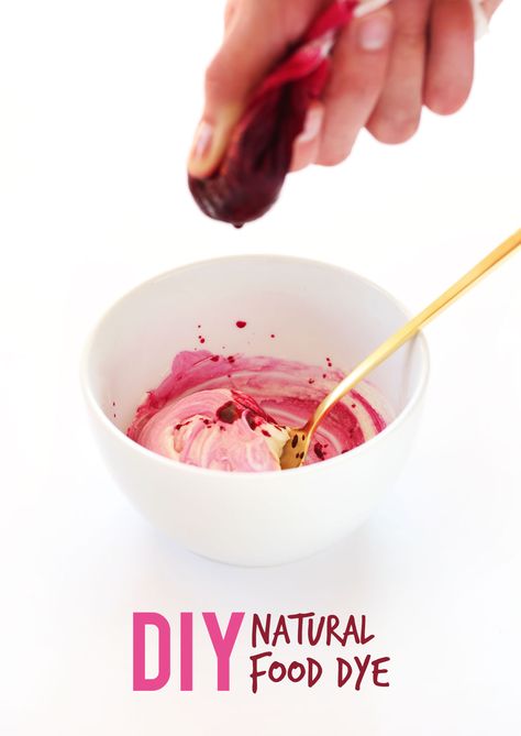 DIY Natural Food Dye! #vegan #minimalistbaker Natural Food Dye, Vegan Sugar Cookies, Fatty Foods, Pink Food, Minimalist Baker, Pink Food Coloring, Natural Food Coloring, Cookies Vegan, Vegan Sugar