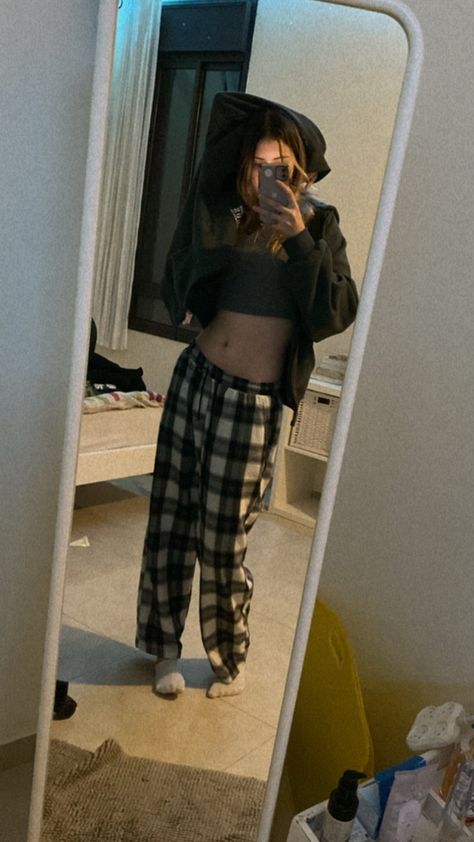 Cute Outfits Pjs, Fluffy Pajamas Aesthetic, Pijamas Pants Outfit, Women Pjs Aesthetic, Cute Outfits With Pajama Pants, Pjamamas Outfit Aesthetic, Grunge Pjs Aesthetic, Cute Pjamamas Aesthetic, Sleep Wear Aesthetic Comfy