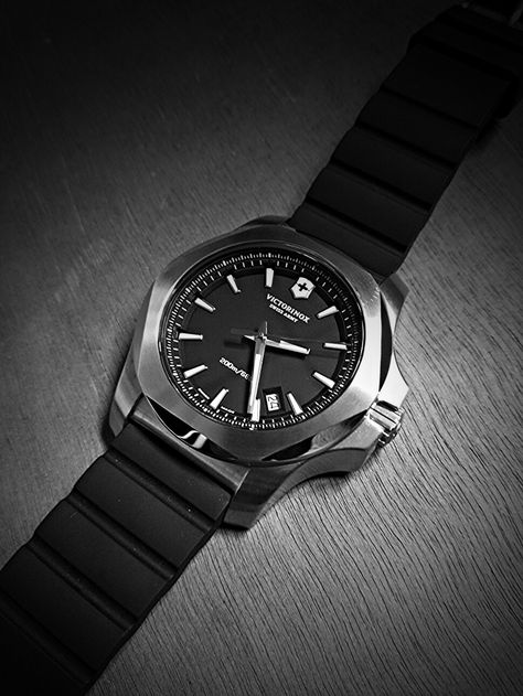 Victorinox Swiss Army, Best Watches For Men, Luxury Watches For Men, Swiss Army, Cool Watches, Luxury Watches, Rolex Watches, Omega Watch, Rolex