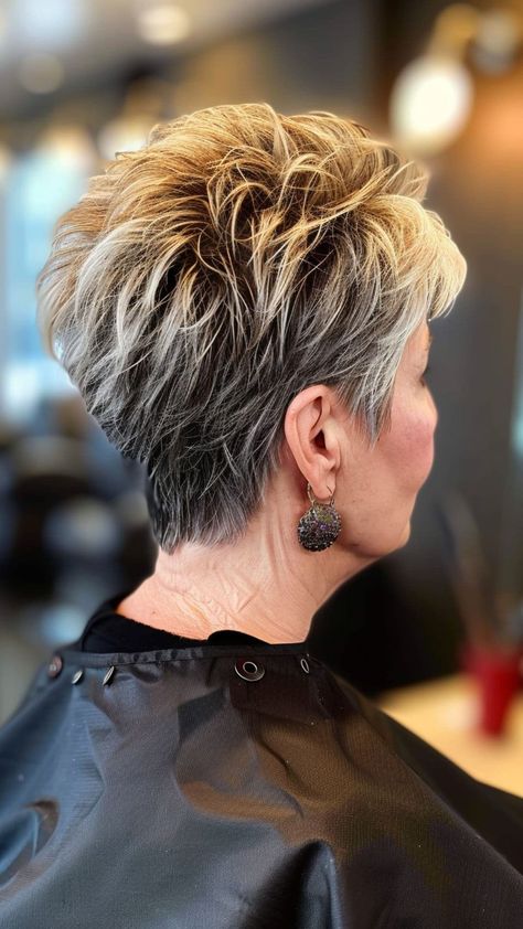 Short Wedge Hairstyles, Wedge Haircuts, Mom Haircuts, Popular Short Haircuts, Wedge Haircut, Wedge Hairstyles, Short Silver Hair, Short Hair Images, Over 60 Hairstyles