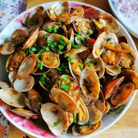 Manila Clams Recipe, Clam Meat Recipes, Mixed Seafood Recipe, Asian Seafood, Spaghetti With Ground Beef, Learning How To Cook, Recipes Chinese, Seafood Dinner Recipes, Bean Sauce