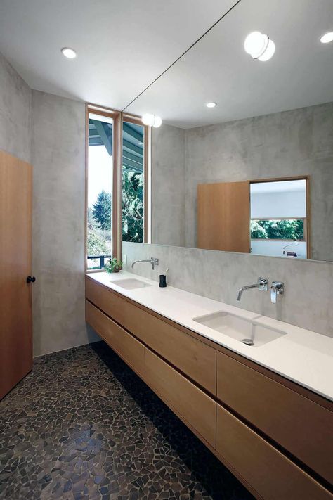 Before and After: Fascinating renovation of a midcentury home in Seattle Bathroom Lighting Over Mirror, Glass Toilet, Wooden Bathroom Mirror, Large Bathroom Mirror, Unique Bathroom Mirrors, Shed Architecture, Small Bathroom Mirrors, Bathroom Mirror Makeover, Bathroom Mirror Ideas