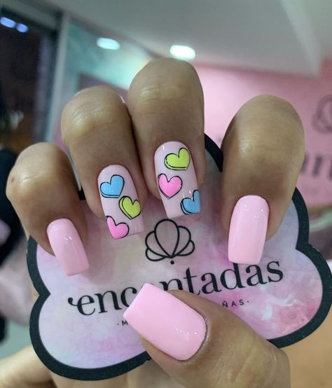 Dive into Summer: Nail Designs That Will Make a Splash | Summer Nails Coffin Crafts Valentines, Pastel Nails Designs, Nails Art Designs, Heart Nail Designs, Valentine Nail Art, February Nails, Nail Designs Valentines, Nails Pink, Pink Nail