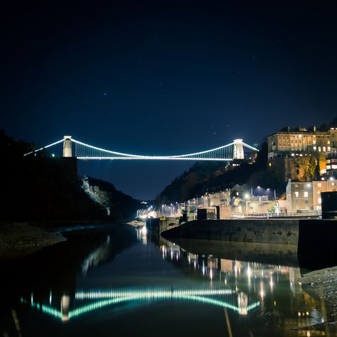 Clifton suspension bridge in Bristol by night. Bristol Suspension Bridge, Clifton Bridge, Bridge Aesthetic, Yorkshire Sayings, Pr Logo, Bristol Beaufighter, Isambard Kingdom Brunel, Bristol Cars, Bristol Tennessee