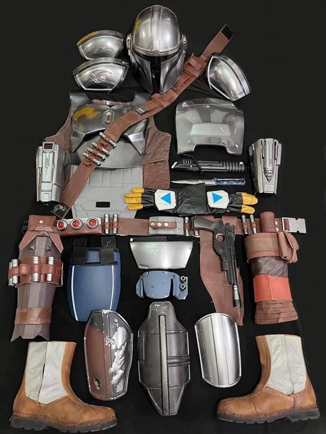 The Mandalorian Armor, Mandalorian Costume Diy, Mandalorian Armor Diy, Mandalorian Armor Cosplay, Mandalorian Concept Art, Mando Cosplay, Mando Armor, Starwars Cosplay, Disfraz Star Wars