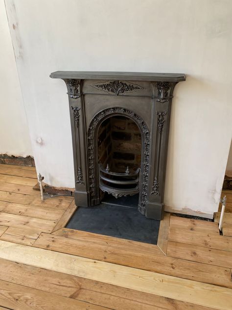 Fake Fireplace Heater, Small Cast Iron Fireplace, Cast Iron Fireplace Bedroom, Victorian Chimney, Narrow Fireplace, Low Fireplace, Victorian Cast Iron Fireplace, Cast Iron Fireplace Victorian, Victorian Fire Place