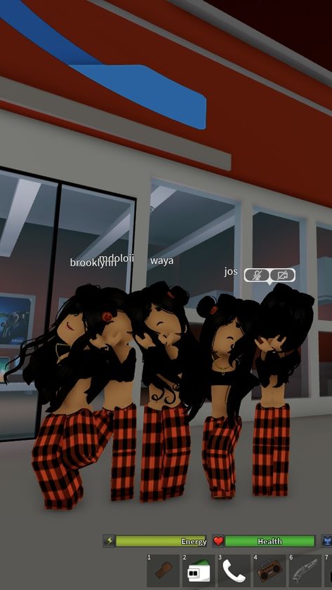 user; mdoloii Roblox Matching Outfits 4 People, Roblox Friend Group, Best Roblox Clothing Groups, Roblox Bestie Outfits, Roblox Besties, Hood Pics, Roblox Friends, Baddie Roblox Dti, Roblox Dahood