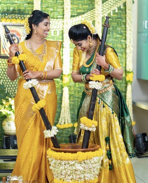 Pasupu Kottadam Photo Poses, Pasupu Function Dresses, Pasupu Kottadam Decoration, Suit For Men Wedding, Small Wedding Decor, Wedding Flower Jewelry, Marriage Ideas, Indian Wedding Favors, Natural Wedding Hairstyles