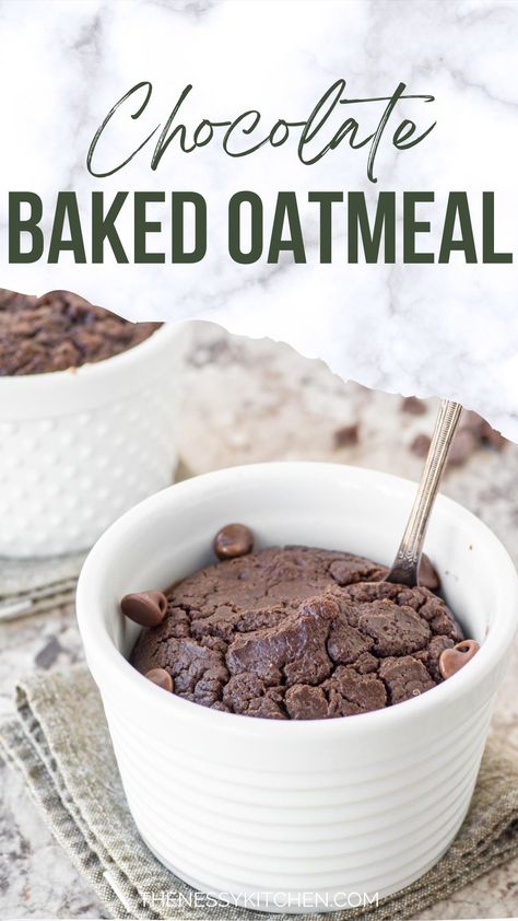 Turn your morning oatmeal into these fudgy chocolate baked oats. This single serving breakfast or snack is made without banana, turns out cake-like and works whether you prefer blended or unblended baked oats. Bake it in the oven or see the recipe notes for microwave and air fryer directions. Healthy Oats Breakfast, Microwave Oatmeal, Oatmeal Crisp, Oat Flour Recipes, Microwave Baking, Strawberry Oatmeal, Chocolate Oats, Baked Oatmeal Recipes, Oats Breakfast