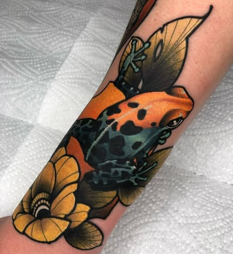 Colorful Frog Tattoo, Ink Tattoo Design, Red Tattoo Ideas, Red Ink Tattoo, Neo Tattoo, Bookish Tattoos, Red Tattoo, Frog Tattoos, Tattoo People