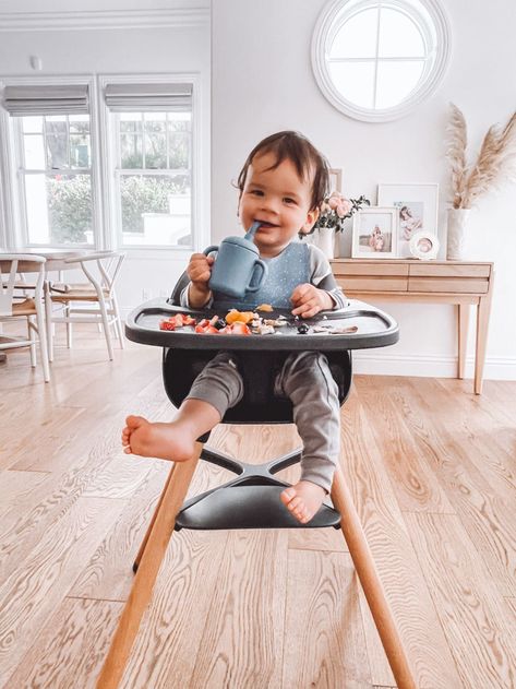 These are the best high chairs, period! - Mint Arrow #mintarrow #baby #highchairs #besthighchairs #babychecklist #babylist #babyregistry #bestbabyhighchair Best Baby High Chair, Baby Shower Giveaways, Best High Chairs, Baby Giveaways, Best Baby Registry, Ikea High Chair, Changing Table Cover, Solly Baby Wrap, Baby Registry List