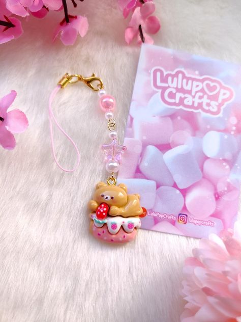 🍓 Sweet Kawaii Cupcake Bear Phone Charm 🍓  Treat yourself or a loved one to this delightful pastel phone charm! Featuring an adorable bear with a strawberry cupcake design, this cute accessory adds a touch of sweetness to your day. Perfect for decorating your phone, keys, or bag! Cupcake Bear, Pastel Desserts, Strawberry Cupcake, Kawaii Strawberry, Strawberry Gifts, 9 December, Bear Keychain, Strawberry Cupcakes, Keychain Cute