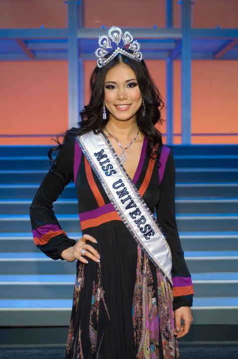 Miss Universe 2007  Miss Japan  Riyo Mori Miss Universe 2007, Riyo Mori, Miss Universe Winners, Miss Universe 2000, Miss Universe Crown, Bold Dress, Lara Dutta, Miss Universe, Asian Celebrities