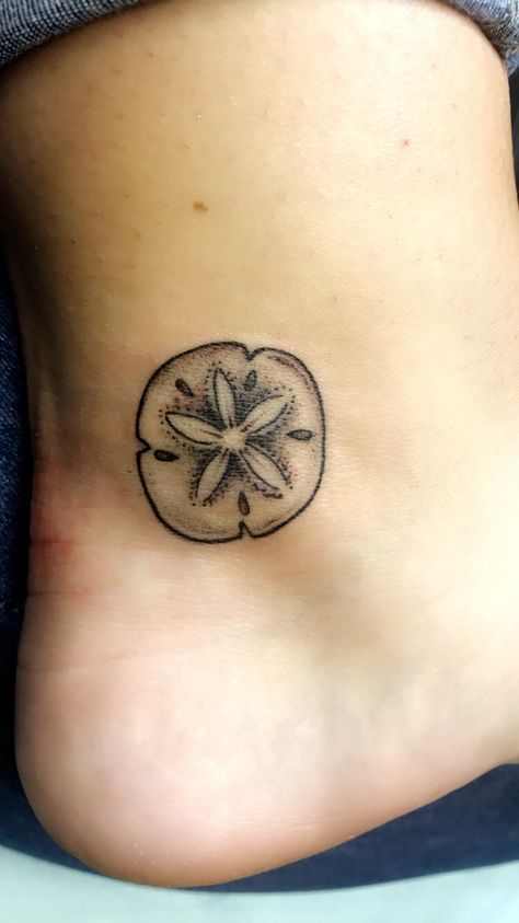 Starfish And Sand Dollar Tattoo, Sand Dollar Tattoo Ideas, Sand Dollar Tattoo For Women, Matching Seashell Tattoos, Superstitious Tattoo, Small Sand Dollar Tattoo, Starfish Tattoo Designs, Beach Foot Tattoo, Ocean Beach Tattoo