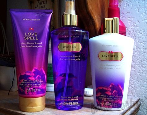 <3 LOVE SPELL<3 Always been my favorite <3 Victoria Secret Lotion, Victoria Secret Fragrances, Perfume Body Spray, Spray Lotion, Bath And Body Work, Rose Perfume, Body Smells, Victoria Secret Perfume, Body Shower