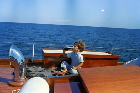 Hyannis Port, John Junior, Jfk Jr, Classic Yachts, Love Boat, Historical Moments, Labour Day Weekend, Labor Day Weekend, Jackie O