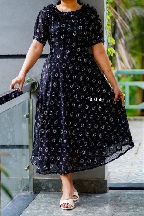 Umbrella Kurti Design, Umbrella Kurti, Dress Designs For Stitching, Frock Models, Frock Designs, Gown Ideas, Simple Frocks, Frock For Women, Kurti Design