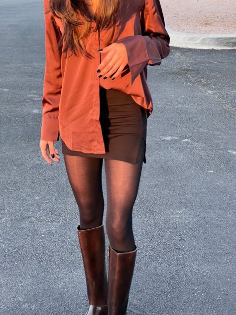 Brown Leather Calf Boots Outfit, Black Or Brown Boots, Brown Leather Knee Boots Outfit, Dark Brown Knee Boots Outfit, Y’all Brown Boots Outfit, Brown Skirt With Tights, Tall Boot Skirt Outfit, Fall Boots With Skirts, Saddle Boots Outfit