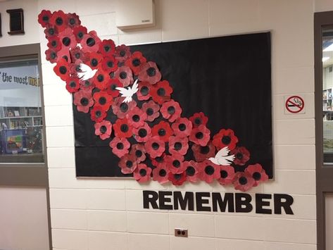 Remembrance Day Bulletin Board Ideas, Remembrance Day Bulletin Board, Remembrance Crafts, Remembrance Day Posters, Remembrance Day Activities, Grade 1 Art, Remembrance Day Art, Bulletin Board Ideas, Daycare Ideas