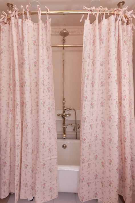 Bathroom Decor Feminine, Vintage Bathroom Curtains, Shower Curtain Floral, Feminine Shower Curtain, Pink Bathroom Curtains, Cute Bathroom Shower Curtains, French Shower Curtain, Pink Floral Shower Curtain, Bathroom Inspiration Shower Curtains