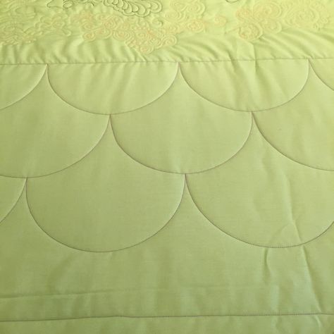 Clam Shell Quilting Designs, Clamshell Quilting, Beach Quilts, Clamshell Quilt, How To Quilt, Beach Quilt, Sewing Machine Quilting, Free Motion Quilt Designs, Quilting Rulers