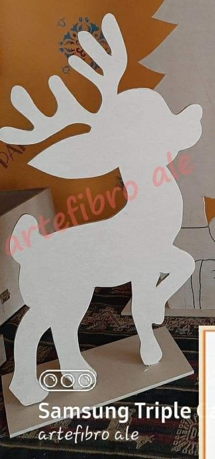 Diy Cardboard Reindeer, Reindeer Cutout Template, Deer Template, Christmas Knomes, Christmas Deer Decorations, Christmas Tree Stencil, Halloween Party Activities, Christmas Yard Art, Christmas Flower Arrangements