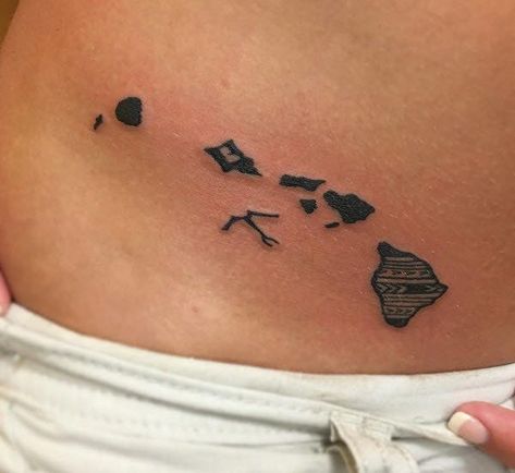 60 Best Polynesian Tattoo Ideas You Won’t Regret — InkMatch Hawaii Island Tattoo, Island Tattoos For Women, Hawaiian Island Tattoo, Island Tattoos, Compass And Map Tattoo, Hawaiian Flower Tattoos, Tiki Tattoo, Map Tattoo, Tattoo Hip