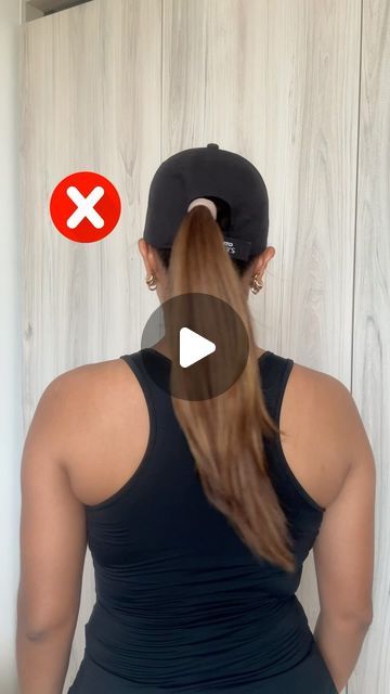 Maria Claudia Cuan A. on Instagram: "Peinado con Gorra🧢🔝 Te dejo un Hack para peinarte super fácil y lindo cuando uses una gorra😏   #peinado #tutorialdepeinado #hackpeinado #gorra #hairideas #tipcabellorecogido #hairtips #hairstyle" Ball Cap Hairstyles, Baseball Cap Hairstyles, Cap Hairstyles, Easy Care Hairstyles, Long Braids, Hair Tutorials, Braided Ponytail, August 15, Hair Care Tips