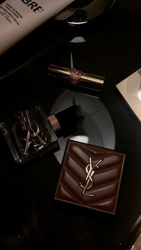 Ysl Beauty Aesthetic, Ysl Girl Aesthetic, Perfume Ysl, Ysl Aesthetic, Saint Laurent Libre, Ysl Perfume, Perfume Luxury, Ysl Libre, Saint Laurent Perfume