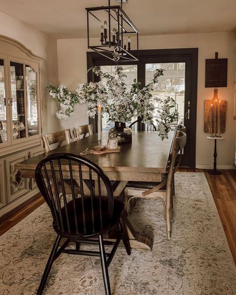 Nicole Gates Dark Brown Dining Table Decor, Dark Wood Dining Table Decor, Wood Dining Table Decor, Southern Dining Room, Entryway Table Styling, Dark Brown Dining Table, Dark Wood Dining Table, Farm House Dining Room, Brown Dining Room