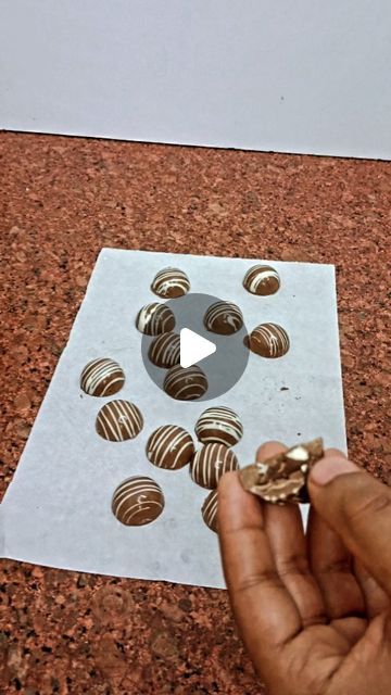 Chocolate Making Videos, Chocolate Reels, Chocolate Bonbons Recipe, Bon Bons Recipe, Bomb Cake, Chocolate Videos, Nusrat Fateh Ali Khan, Jubin Nautiyal, Share Video