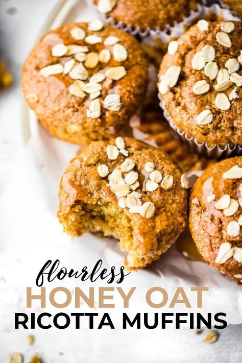 Pregnant Snacks, Organic Desserts, Breakfast Muffins Healthy, Breaky Ideas, Basic Breakfast, Cotter Crunch, Gf Muffins, Flourless Baking, Ricotta Muffins