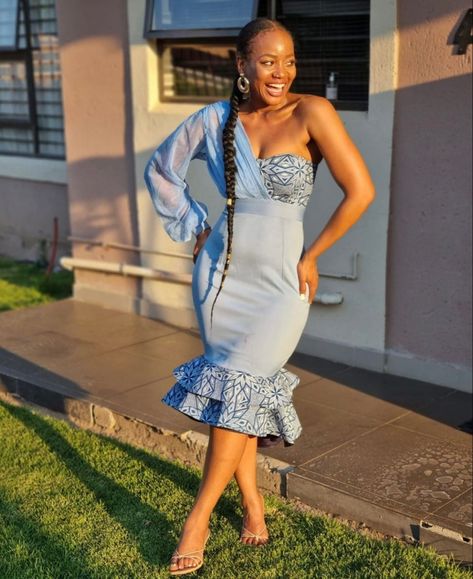 Tswana Wedding, Lobola Outfits, Sepedi Traditional Dresses, South African Traditional Dresses, African Bridal Dress, African Traditional Wear, African Print Maxi Skirt, Shweshwe Dresses, Traditional African Clothing