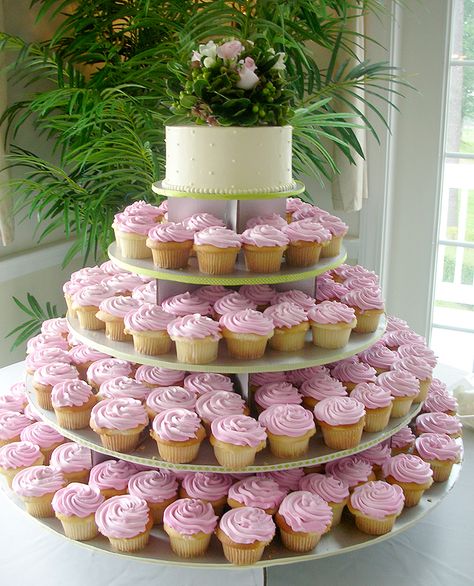 Cupcake Tower Birthday Sweet 16, Pink Cupcake Tower, Aniversario Euphoria, Cupcake Tier Cake, Purple Cake Pops, Sweet 16 Cupcakes, Quince Cakes, Cupcake Tower Wedding, Cake Design Ideas