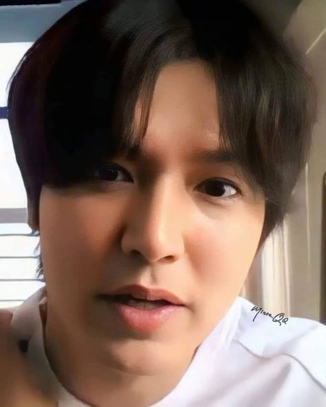 Foto Lee Min Ho, Lee Min Hoo, Boring Face, Lee Min Ho Pics, Lee Min Ho Images, Carrie Underwood Photos, Lee Min Ho Photos, Self Pictures, Vip Card