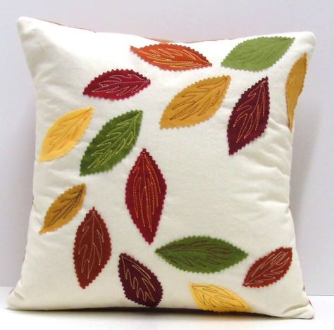 Cushion Embroidery, Pillows Decorative Diy, Pillow Crafts, Crochet Cushion Cover, Bantal Sofa, Cushion Cover Designs, Leaves Pillow, Sewing Pillows, Crochet Cushions