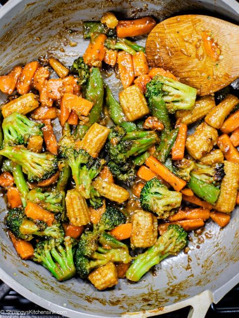 Asian Vegetable Stir Fry, Stir Fry With Peanut Sauce, Asian Peanut Sauce, Tofu Stir Fry, Asian Vegetables, Freezer Meal Prep, Butter Rice, Napa Cabbage, Veggie Stir Fry